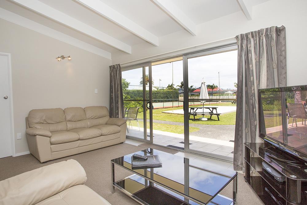 Palm Pacific Resort & Motel Whangamata Exteriör bild